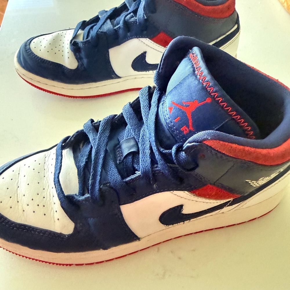 Air Jordan 1 Mid SE USA Midnight Navy Red White 5Y (Women's 6.5-7)